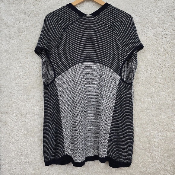 St John Open Cardigan Womens Medium Black Gray Short Sleeve Sweater Sequins READ - Picture 8 of 13